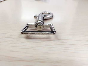 狗扣、合金飞机扣与热销箱包扣 专业厂家直销指南