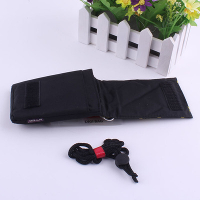 专业定制，便携守护——黑色不规则图形相机保护套厂家直销解析